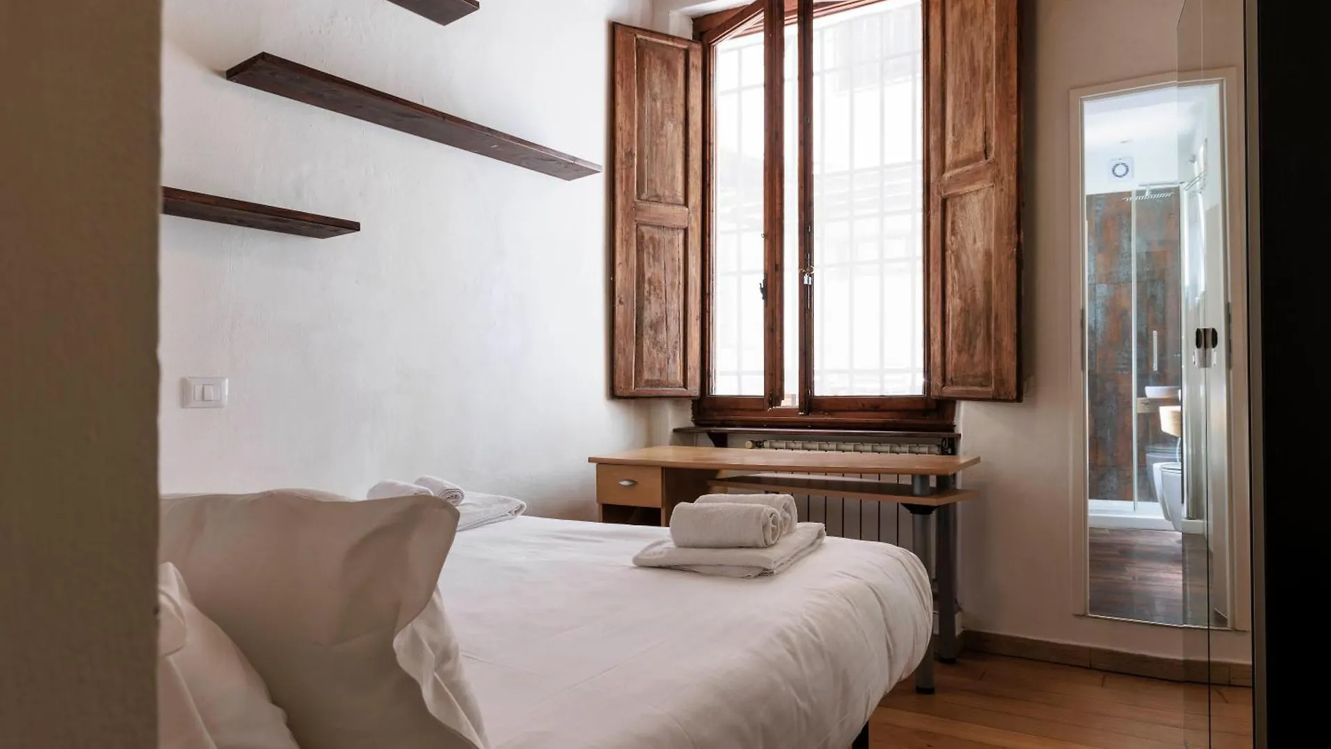 Santa Maria Novella Elegant Apartment Florence Italy