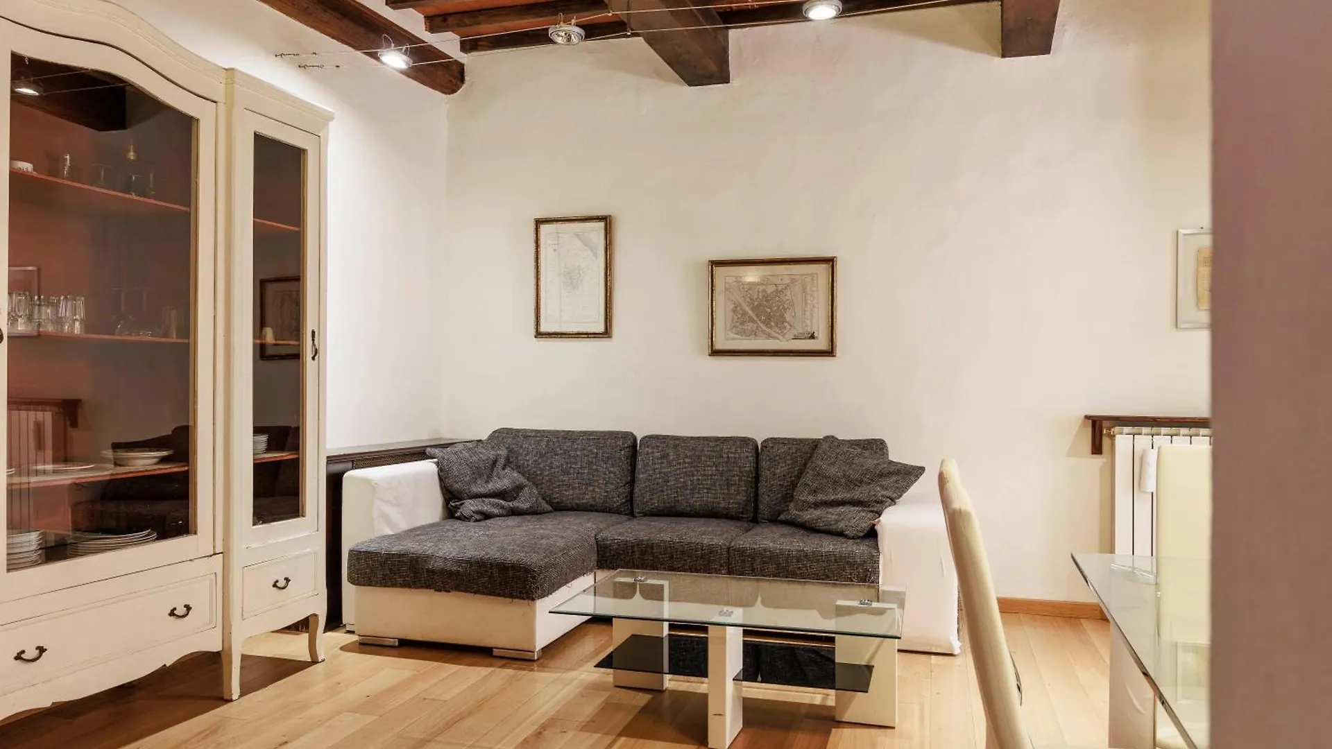 Santa Maria Novella Elegant Apartment Florence